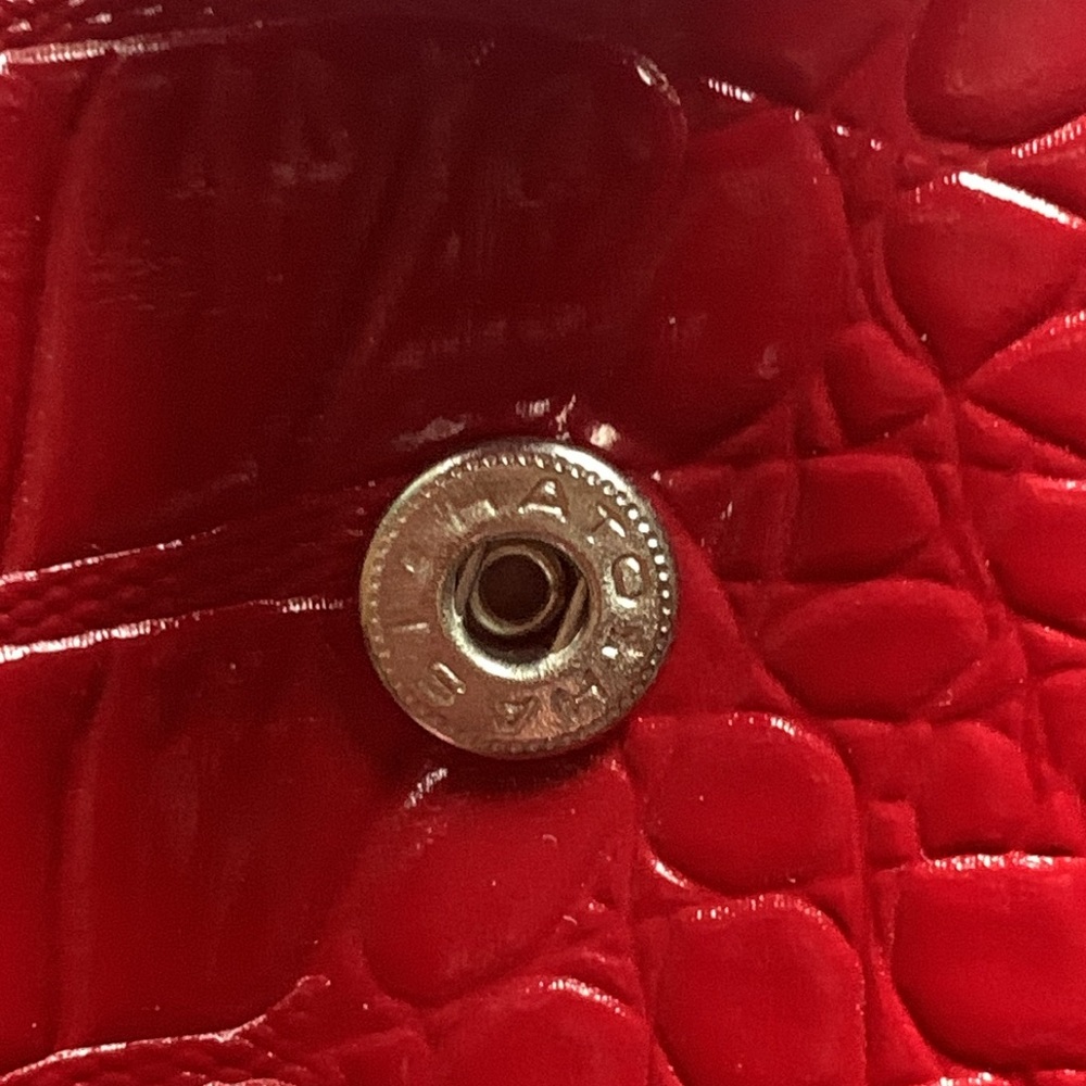 Elegant Red Crocodile-type Embossed Women's Wallet - Picture 6 of 6